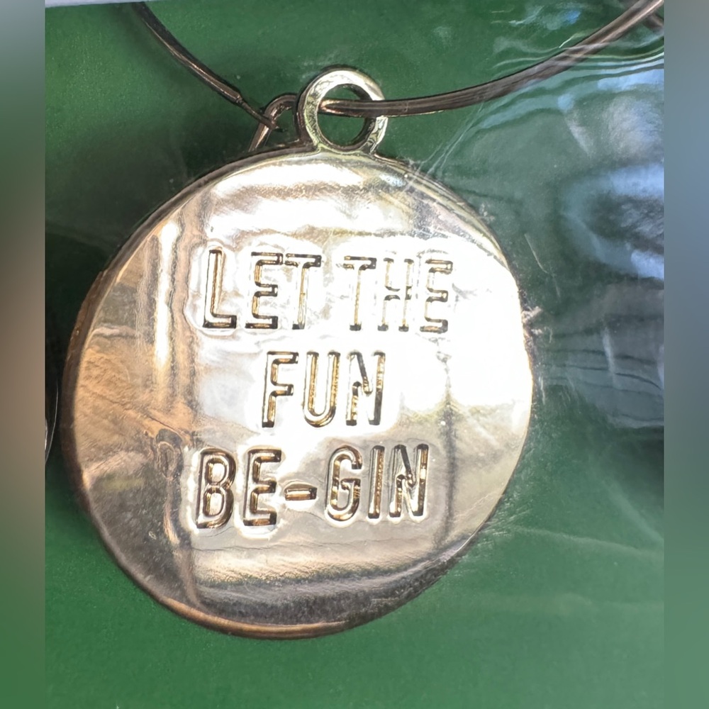 🍸NWT! Tanqueray Cocktail Charm Set - Picture 9 of 11